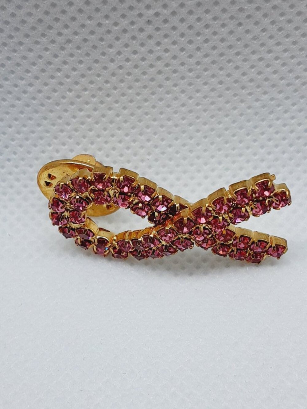 NEW Breast Cancer Awareness Put 'Em Pin - Picture 4 of 8